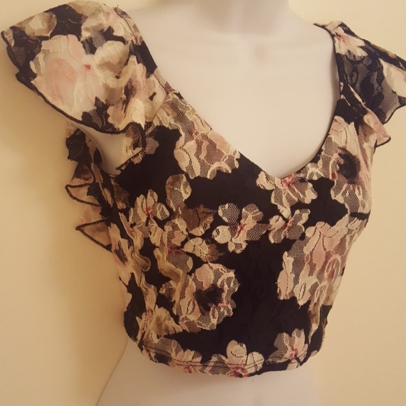 Floral lace print crop top with ruffle sleeve - Picture 3 of 5